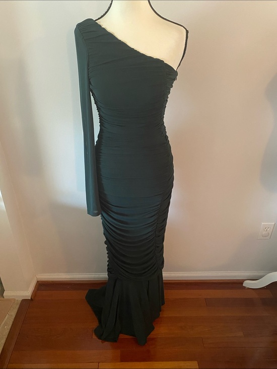 Lulus Dresses & Skirts - Lulus size small NWT one shoulder gathered dress